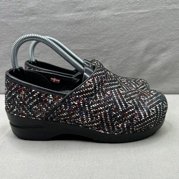 Womens 7-7.5 (EU 38) Sanita Leyden Clog Red Patent Leather Arch Support Comfort - Picture 1 of 8
